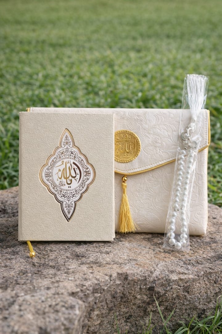 Paket buku Yasin dan souvenir tahlilan